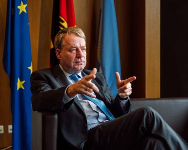 Día de la Unidad Alemana 2025 - Entrevista del Embajador Dieter Lamlé con el diario Clarín